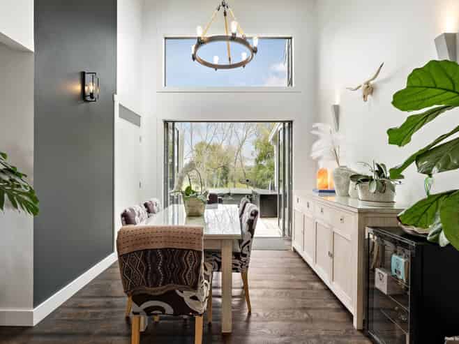 350 Clifton Road, Whitford