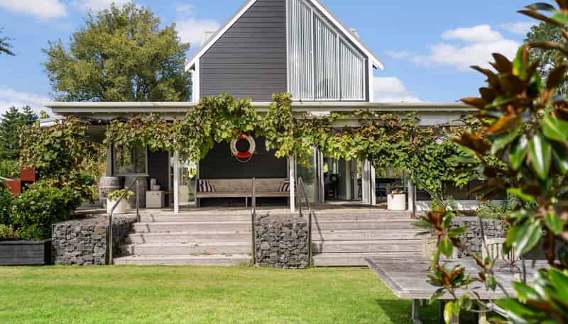 350 Clifton Road, Whitford