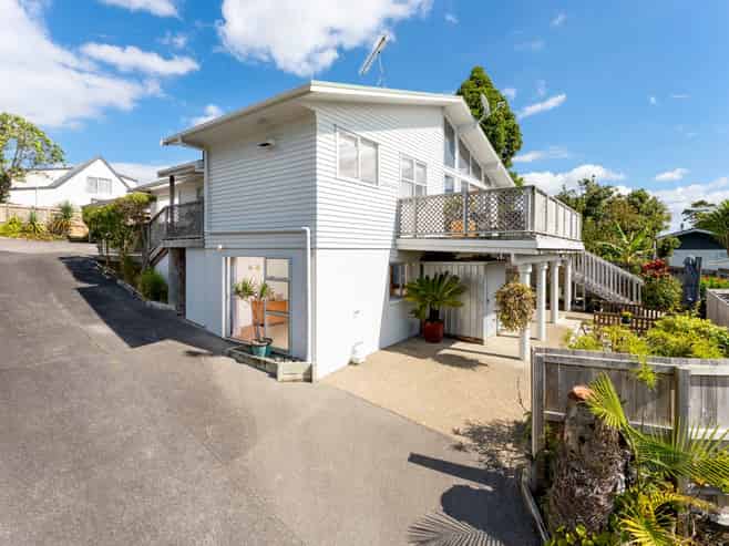1/23 Holt Avenue, Torbay