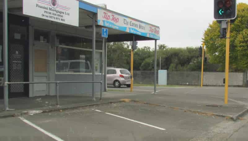 Shop 4/131-137 Botanical Road, Takaro