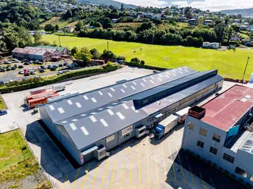 Freehold industrial investment, 286k Nett