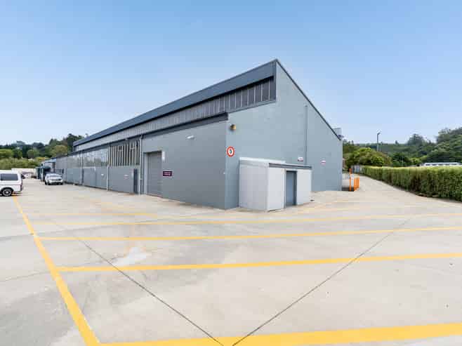 Freehold industrial investment, 286k Nett