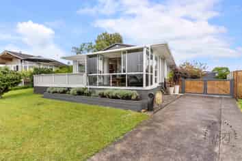 14 Lakeside Drive, Pahurehure