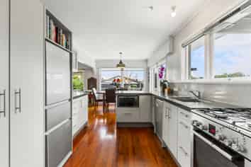 14 Lakeside Drive, Pahurehure