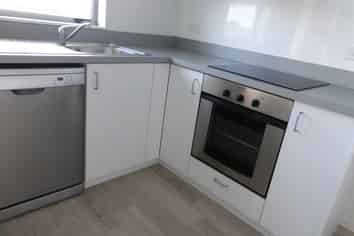 B12/101 Caledonian Road, Saint Albans