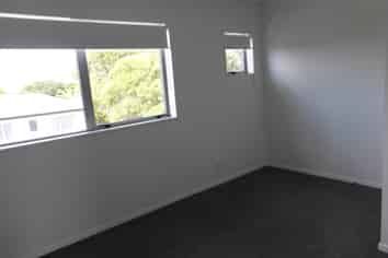 B12/101 Caledonian Road, Saint Albans