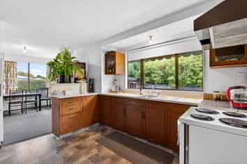 2A Read Crescent, Clive