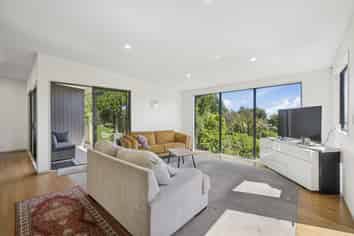 173 Bing Lucas Drive, Tawa