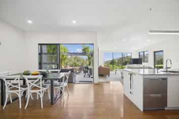 173 Bing Lucas Drive, Tawa