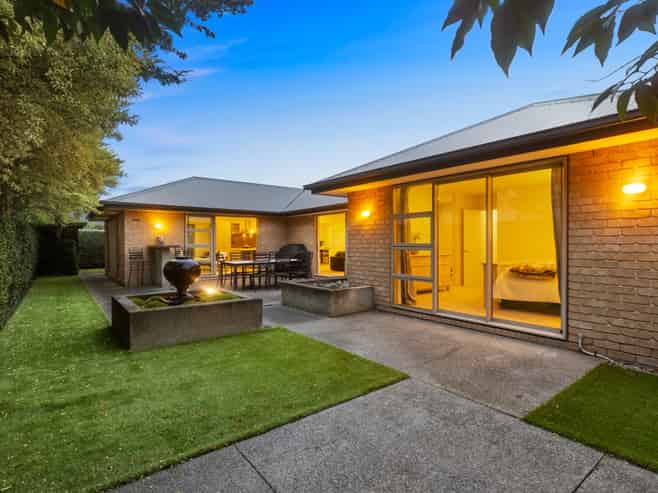 9 Tawa Place, Parklands