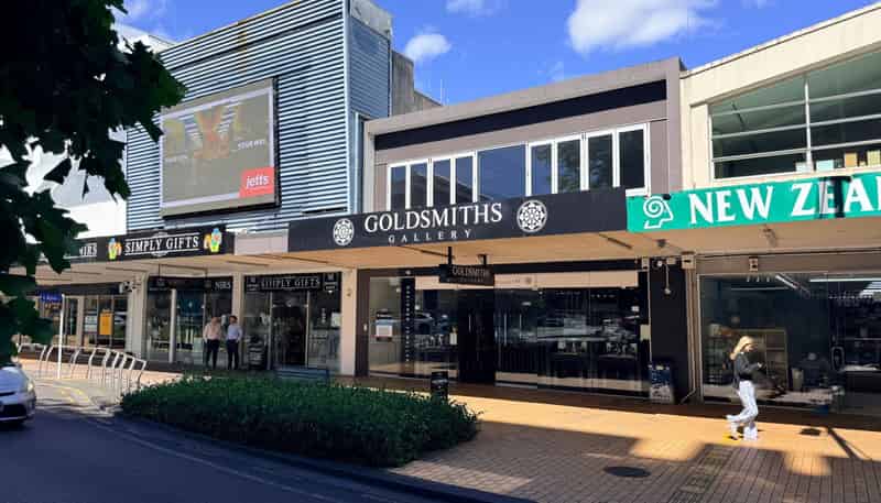 First Floo Victoria Street Central, Hamilton Central