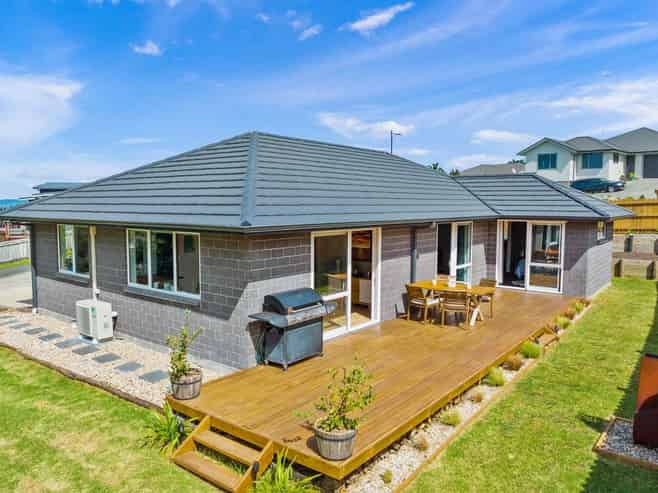 40 Pebble Beach Boulevard, Kamo