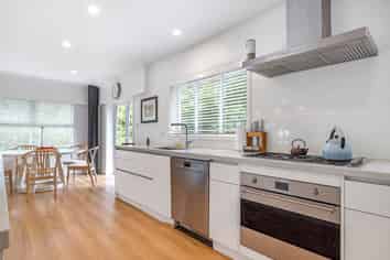 13 Hartles Place, Mellons Bay