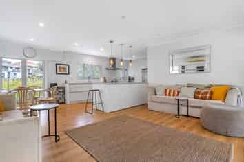 13 Hartles Place, Mellons Bay