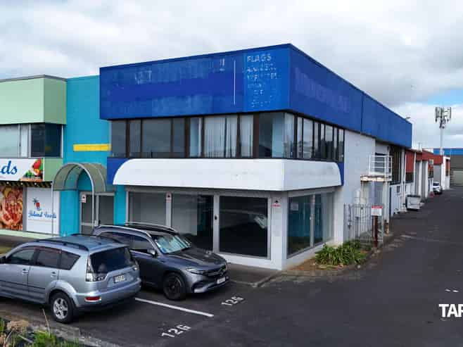 330sqm Showroom & Warehouse - Must Sell