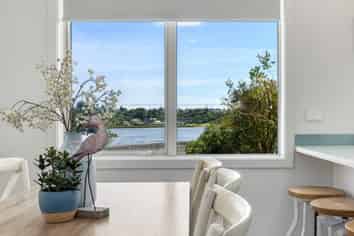 192 Welcome Bay Road, Welcome Bay