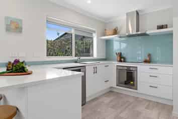 192 Welcome Bay Road, Welcome Bay