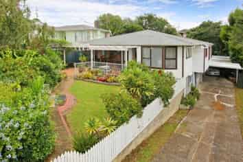 6 Windermere Crescent, Blockhouse Bay