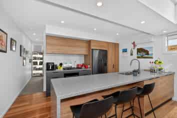 6A Nelson Street, Petone