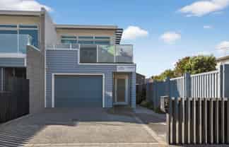 6A Nelson Street, Petone