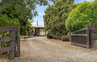 37 Lloyd Road, Riverhead