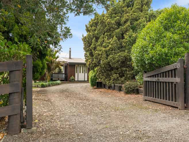 37 Lloyd Road, Riverhead