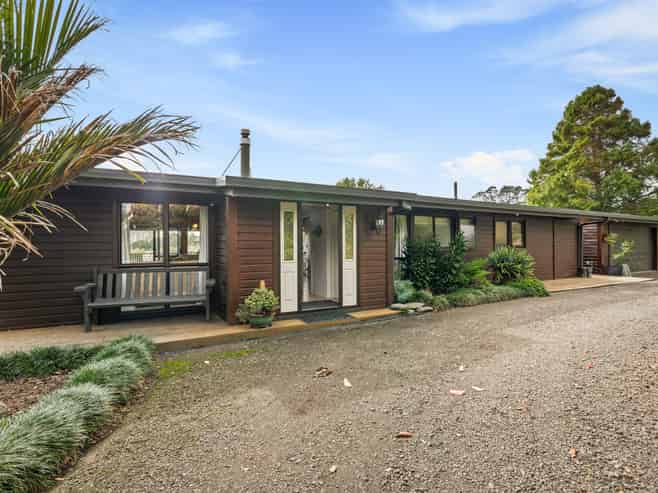 37 Lloyd Road, Riverhead