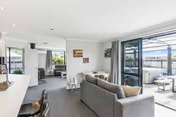 6 Kawatiri Place, Westport