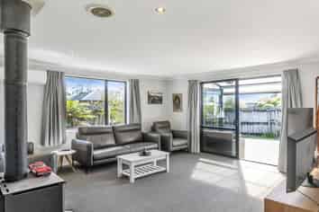 6 Kawatiri Place, Westport