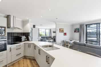 6 Kawatiri Place, Westport