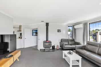 6 Kawatiri Place, Westport