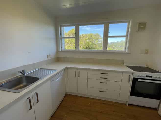 41 Versailles Street, Karori