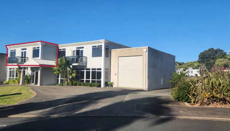 1A/27 David Sidwell Place, Whangaparaoa