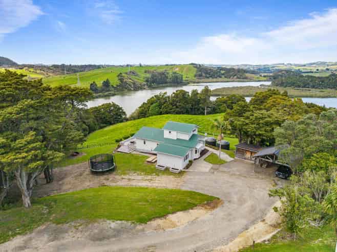 221 Mountain Road, Maungaturoto