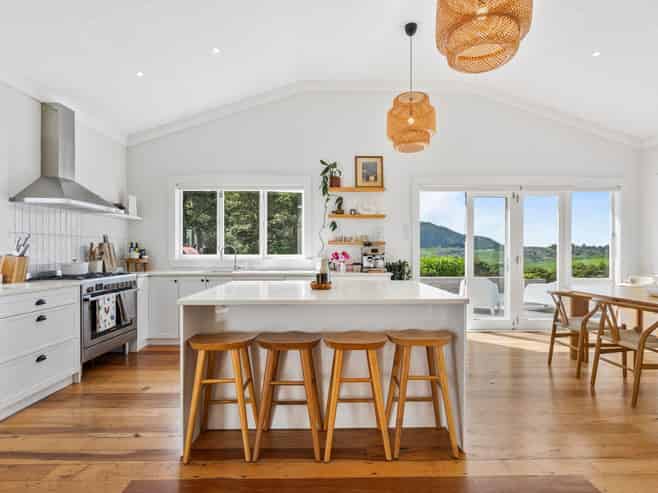 221 Mountain Road, Maungaturoto