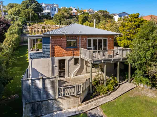 16 Spottiswoode Street, Andersons Bay