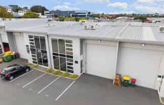 Professional Unit in Wairau Valley  - 125 sqm
