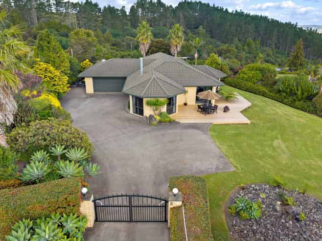 337 Macwhinney Drive, Drury