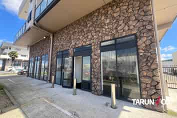 Modern Showroom & Office - Manukau