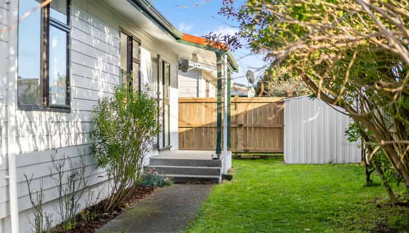 193A Whites Line East, Waiwhetu