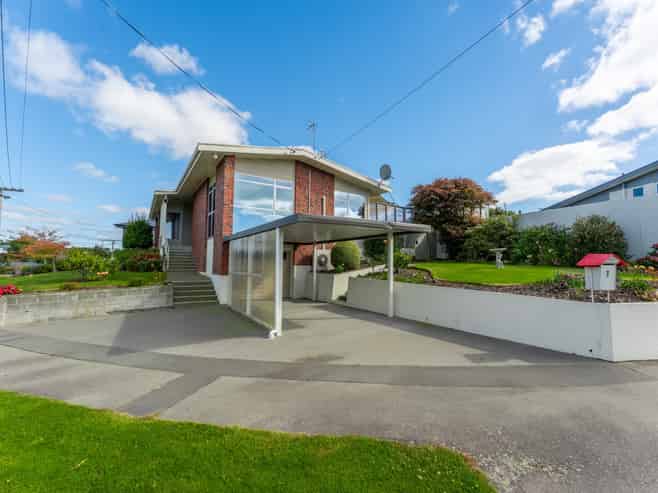 1 Balmoral Street, Marchwiel