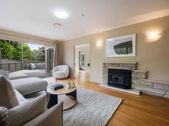 89 Aeroview Drive, Beach Haven