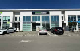 Office/Retail Space with Everything You Need