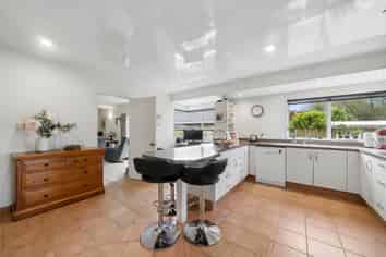 5 Papawai Grove, Waikanae