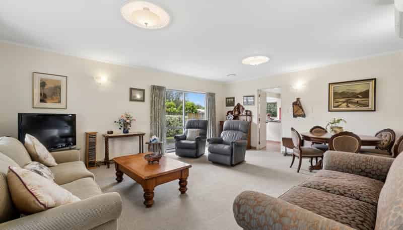 5 Papawai Grove, Waikanae
