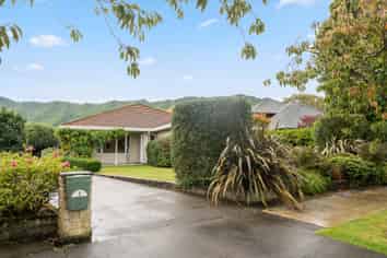 5 Papawai Grove, Waikanae