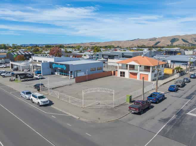 Prime Corner, Drive Through Potential