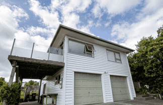 4 Alexander Road, Algies Bay