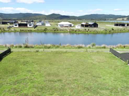 330 Harbour Drive East, Matarangi