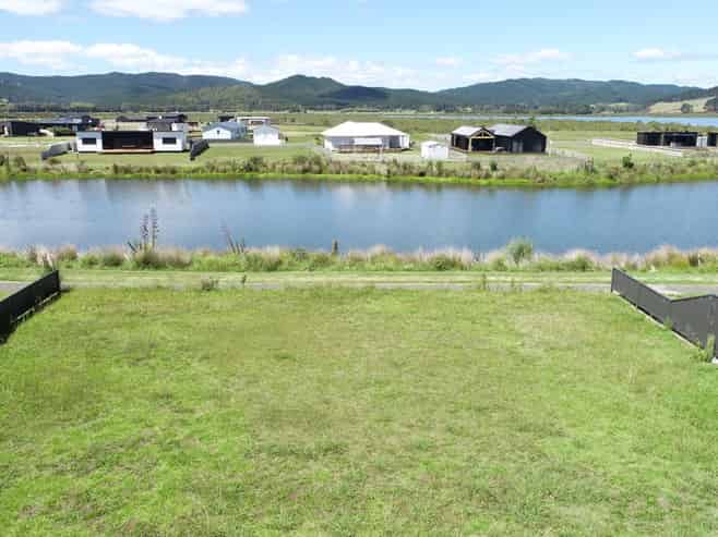 330 Harbour Drive East, Matarangi